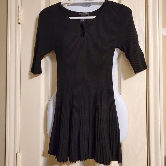 Chelsea & Theodore Black sweater - Picture 1 of 8